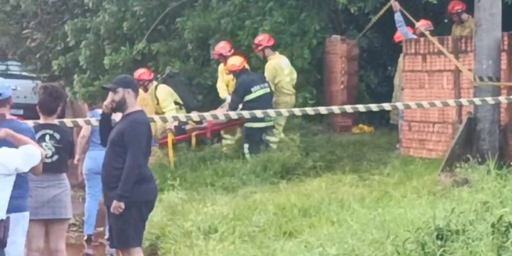 Uma pessoa morre após árvore cair em casa durante chuva no interior de SP