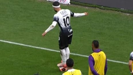 Veja imagens da briga entre Corinthians e Palmeiras na final do Paulistão