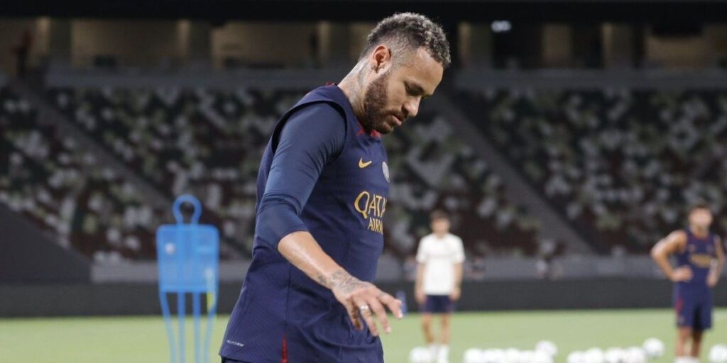 Antigo agente de Neymar relembra choque com 222 milhões de euros do PSG