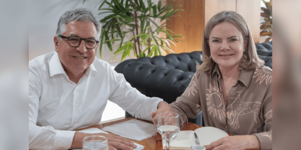 Gleisi e Padilha se reúnem para conversar sobre transição