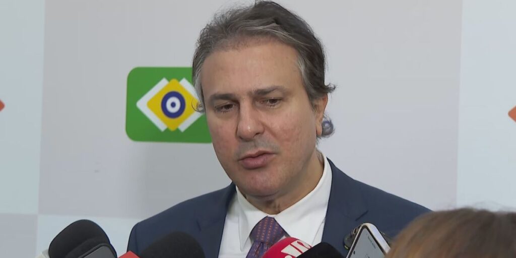 Lula sempre respeitou as mulheres, diz Camilo Santana após críticas