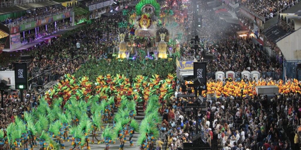 Carnaval 2025: desfile da Tuiuti e notas de escolas viram meme na web; veja