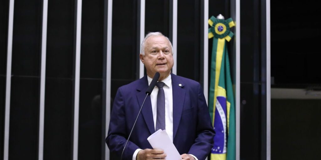 CCJ da Câmara é instalada e será presidida por Paulo Azi (União-BA)