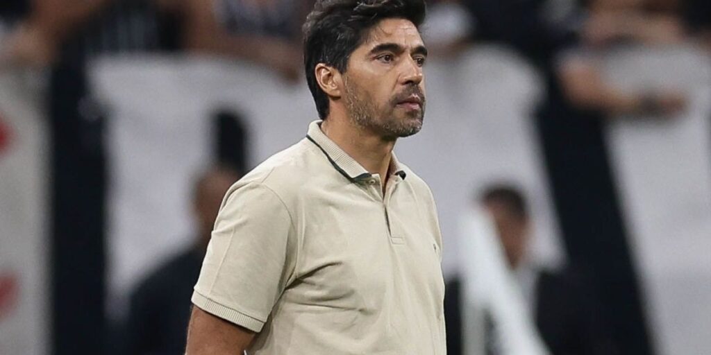 "Perdemos a final em casa", reconhece Abel Ferreira, do Palmeiras