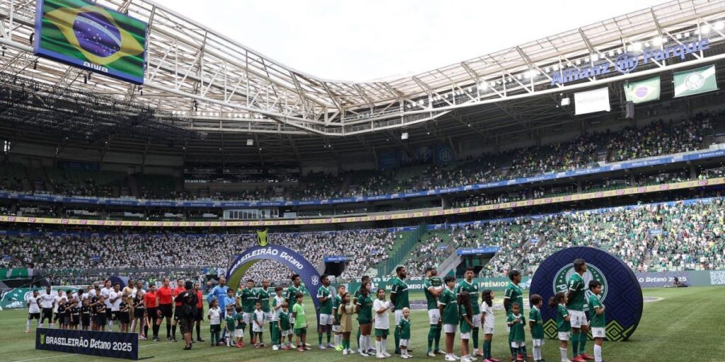 Após perder final do Paulistão, Palmeiras é vaiado em estreia do Brasileiro