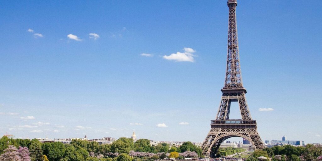 França lança programa de bolsas de mestrado-sanduíche para brasileiros