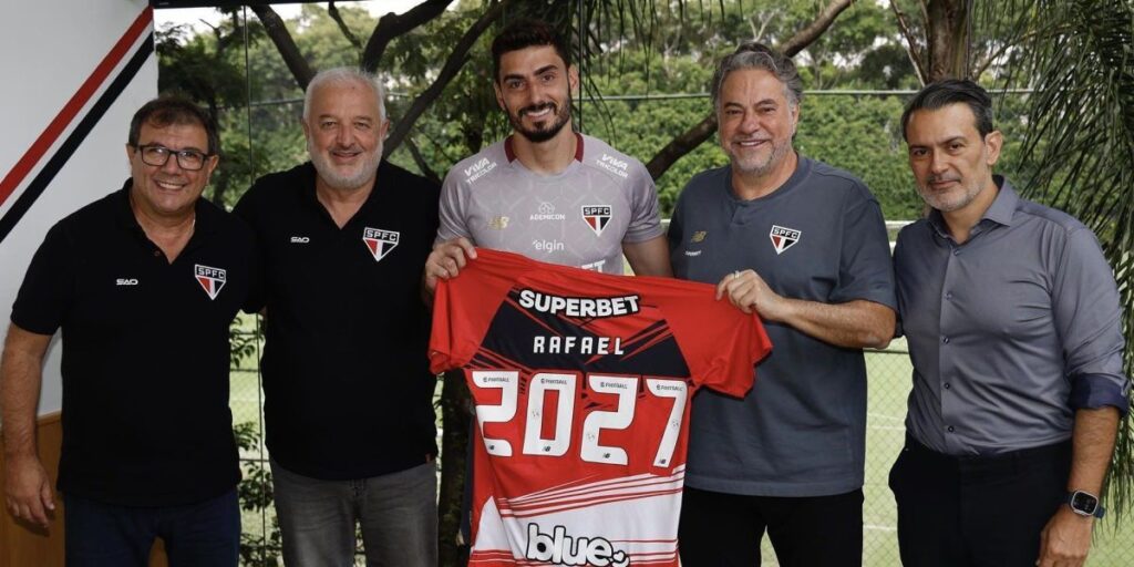 São Paulo anuncia renovação com goleiro Rafael até 2027