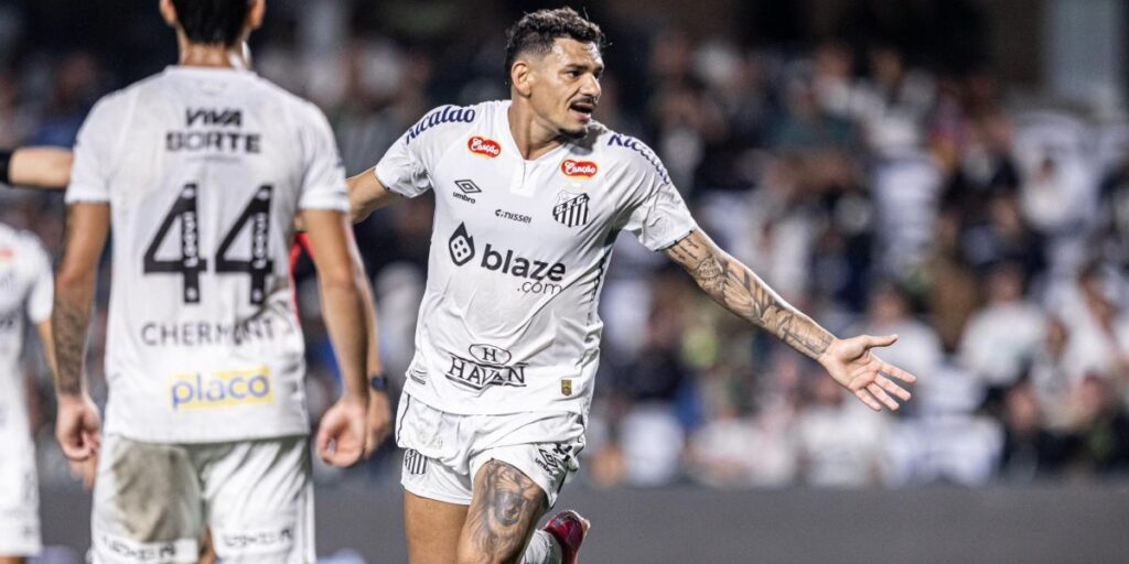 Sem Neymar, Santos goleia Coritiba em amistoso