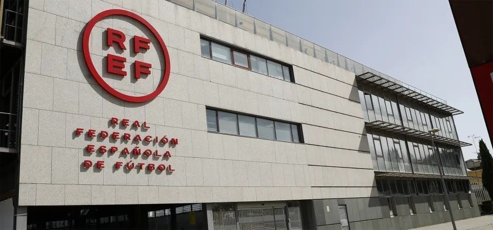 Federação Espanhola manipulou escolha de estádios da Copa, diz jornal