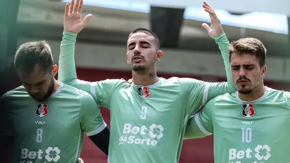 Santa Cruz quer contratar mais nomes como Galhardo: "Retorno muito bom"