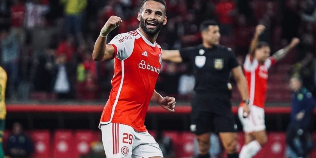 Inter toma decisão sobre futuro de Thiago Maia, alvo do Santos