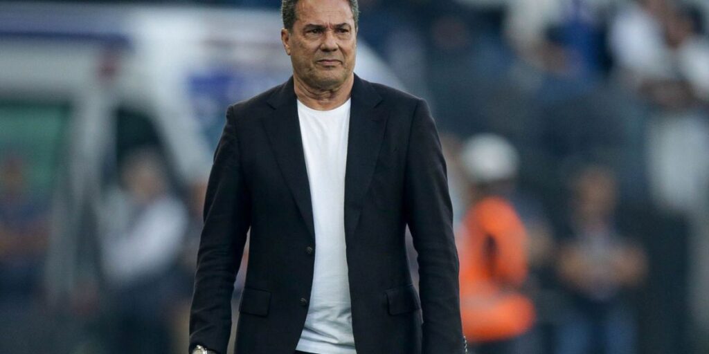 Luxemburgo critica a atuação dos diretores executivos no futebol brasileiro