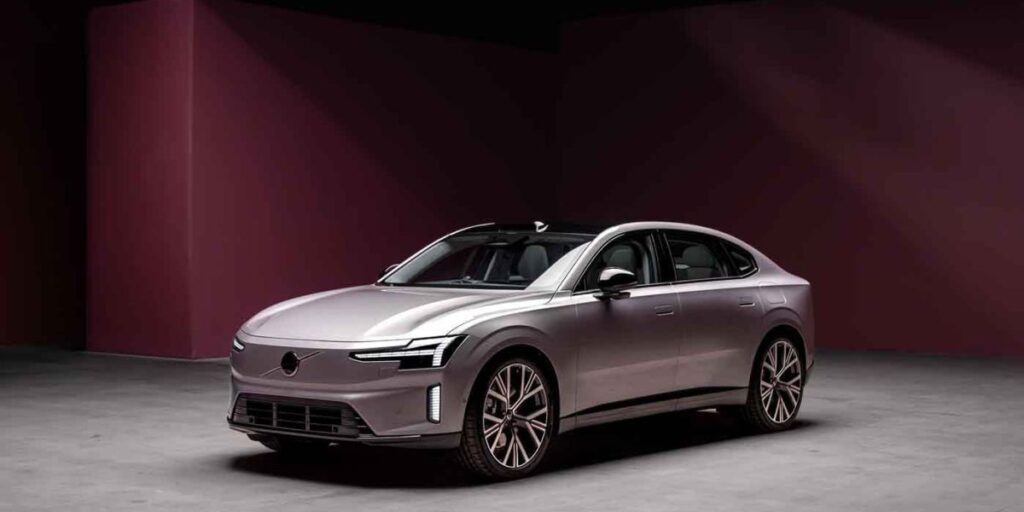 Volvo ES90: sedã elétrico inédito virá com tecnologia e alto desempenho