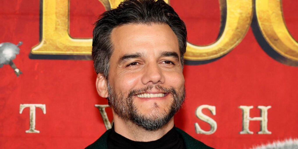 Wagner Moura é destaque com ensaio fotográfico em revista internacional