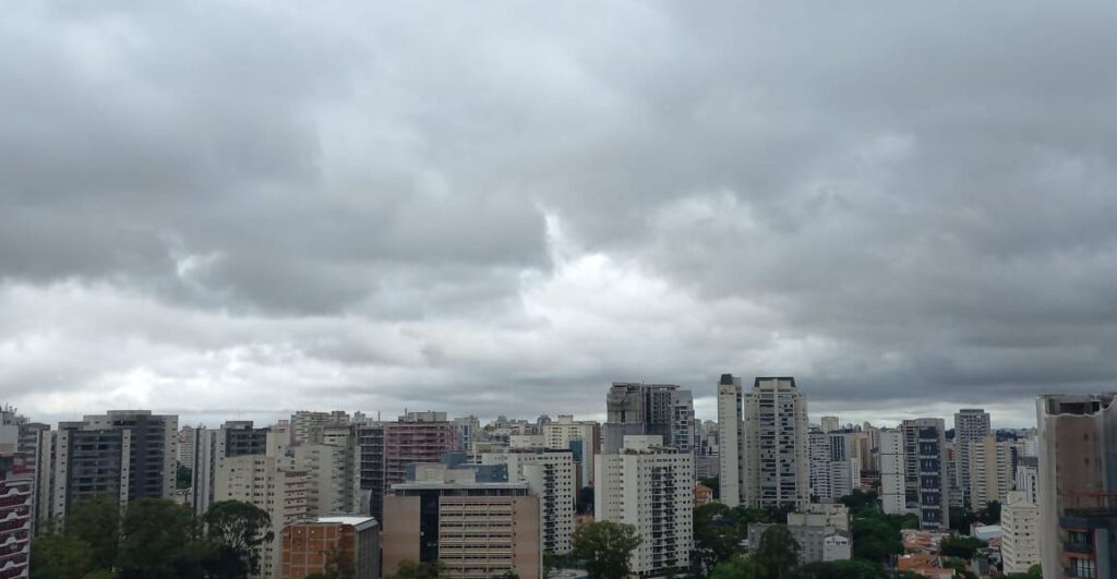 Semana será marcada altos índices UV e por chuvas em São Paulo