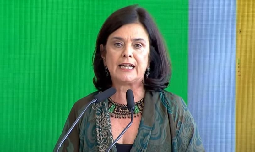 Nísia cita campanha "sistemática e misógina" enquanto foi ministra