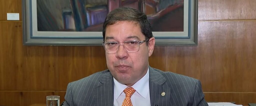 "Vamos investigar cada centavo", diz Altineu Côrtes sobre contrato da COP30