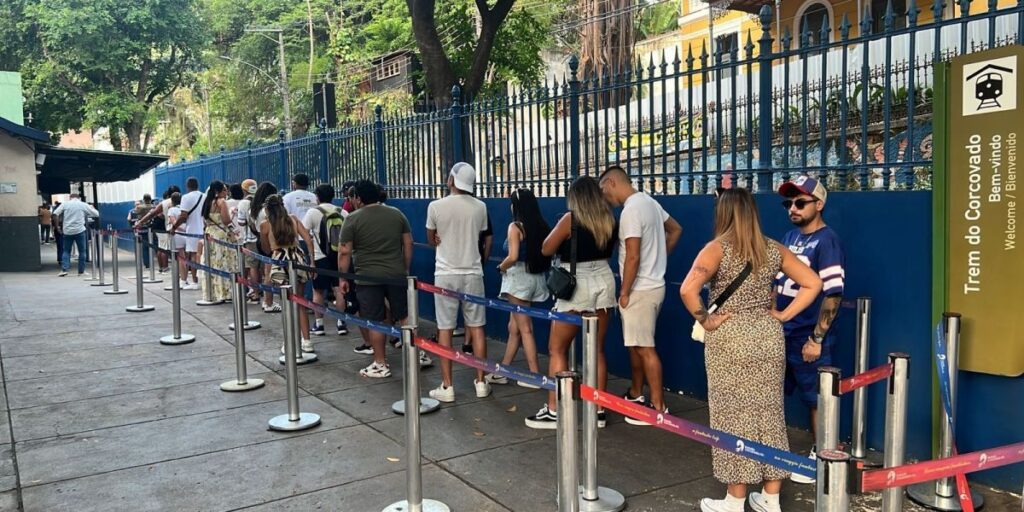 Cristo Redentor é reaberto para visitas após vistoria