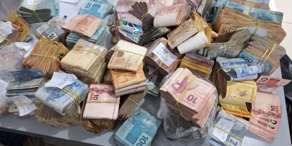 Polícia do RS prende 32 pessoas em operação contra tráfico de drogas