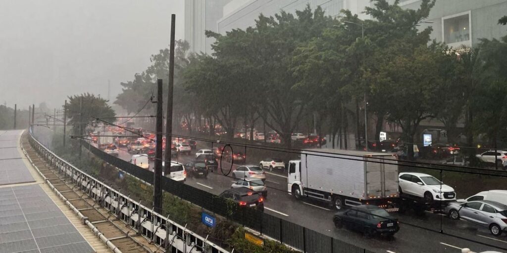São Paulo entra em estado de atenção e alerta para alagamentos