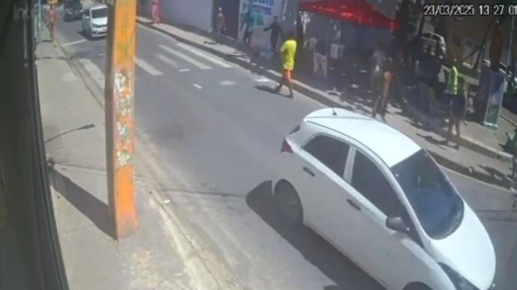 Tiroteio deixa três pessoas feridas em praia do Recife