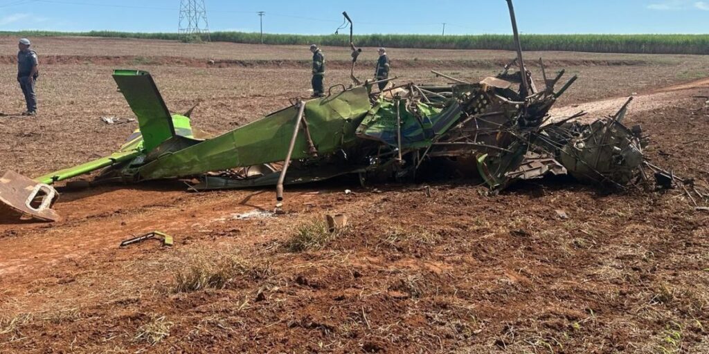 Avião agrícola cai no interior de SP; piloto morreu