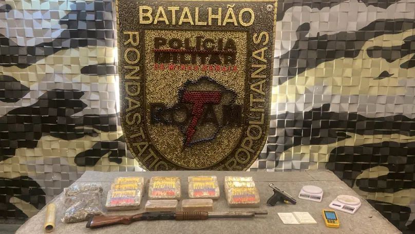Mulher é presa por tráfico de drogas e tenta subornar policiais em MG