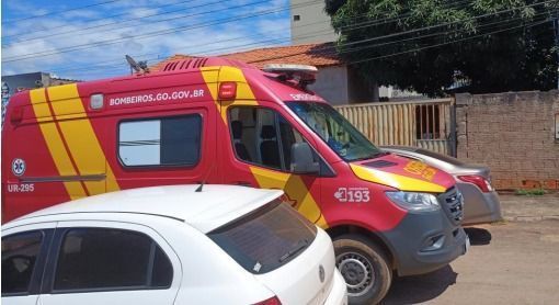 Mulher confunde inseticida com remédio para o estômago e é hospitalizada