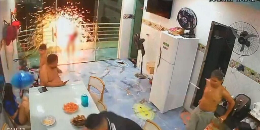 Vídeo: criança sofre descarga elétrica ao encostar vareta no fio no Pará
