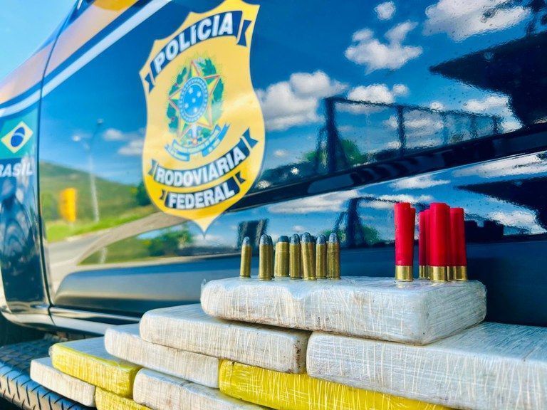Bahia: 15 kg de cocaína são apreendidos em rodovia federal