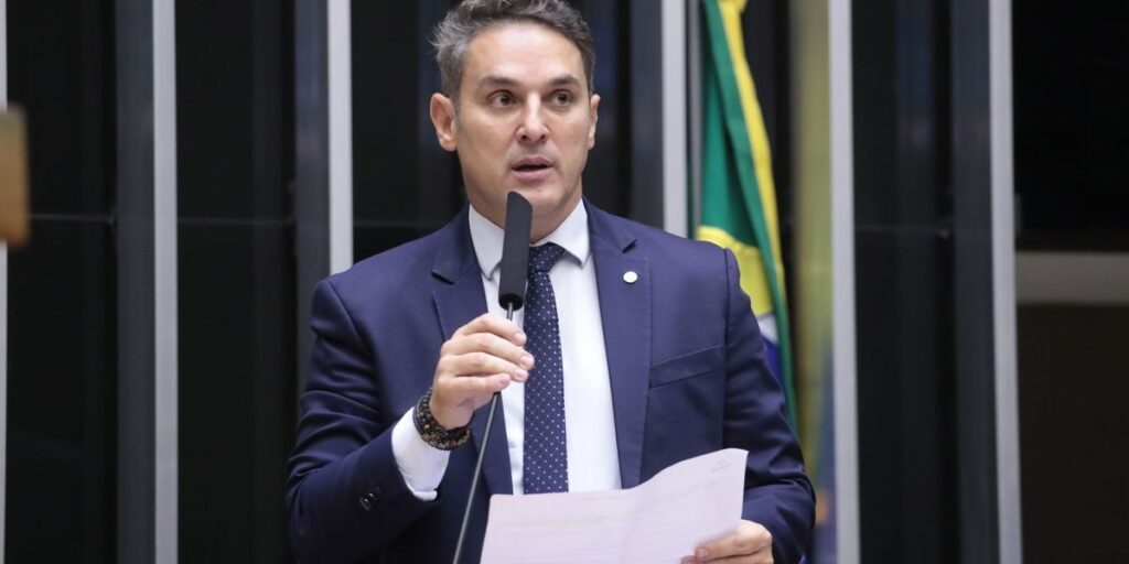 Zucco diz ter recebido aval de Bolsonaro para comando de comissão na Câmara