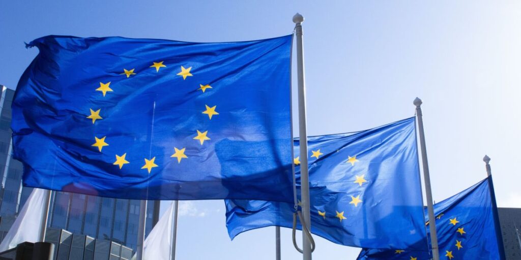 Economia da zona do euro cresce mais rápido do que o esperado no 4º tri