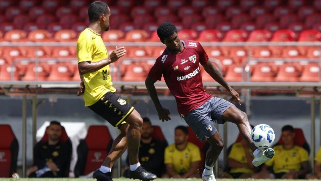 Sem Calleri, São Paulo vence o São Bernardo em jogo-treino