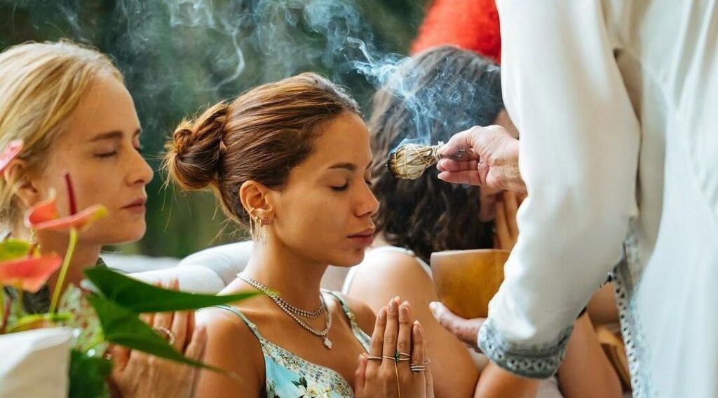 Anitta mostra ritual ao lado de Juliette e Angélica: "Nos libertando"