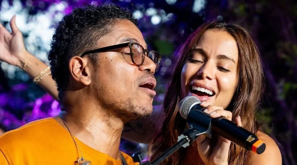 Anitta faz 3ª festa de aniversário de 32 com show de reggae; veja fotos