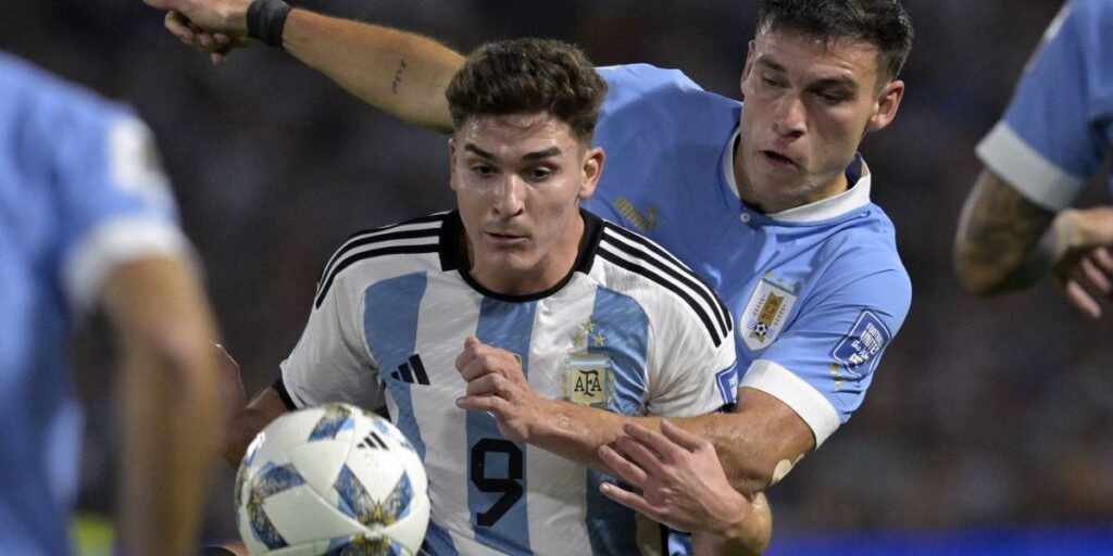 Uruguai x Argentina: veja as escalações do jogo das Eliminatórias