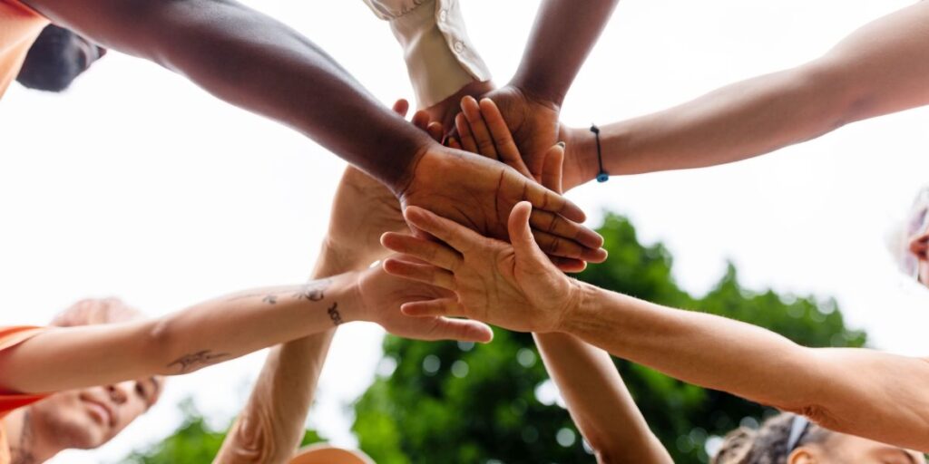 70% da população mundial praticou atos de bondade, mostra relatório