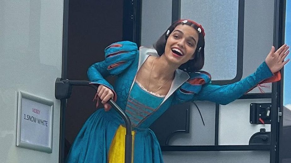 Rachel Zegler mostra bastidores do live-action de “Branca de Neve”; veja