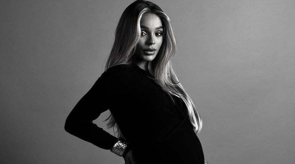 Brunna Gonçalves faz ensaio de grávida à espera da filha com Ludmilla