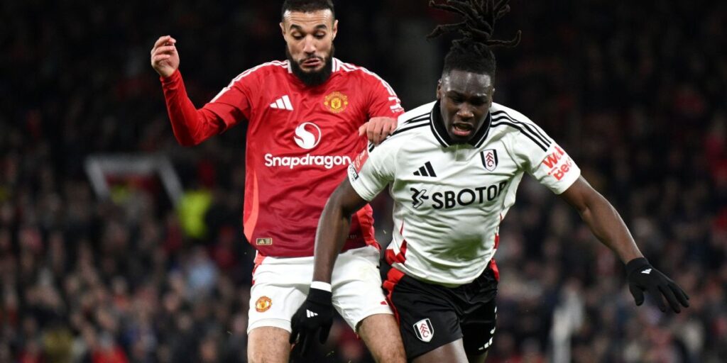 Fulham condena mensagens racistas sofridas por Bassey após jogo da FA Cup