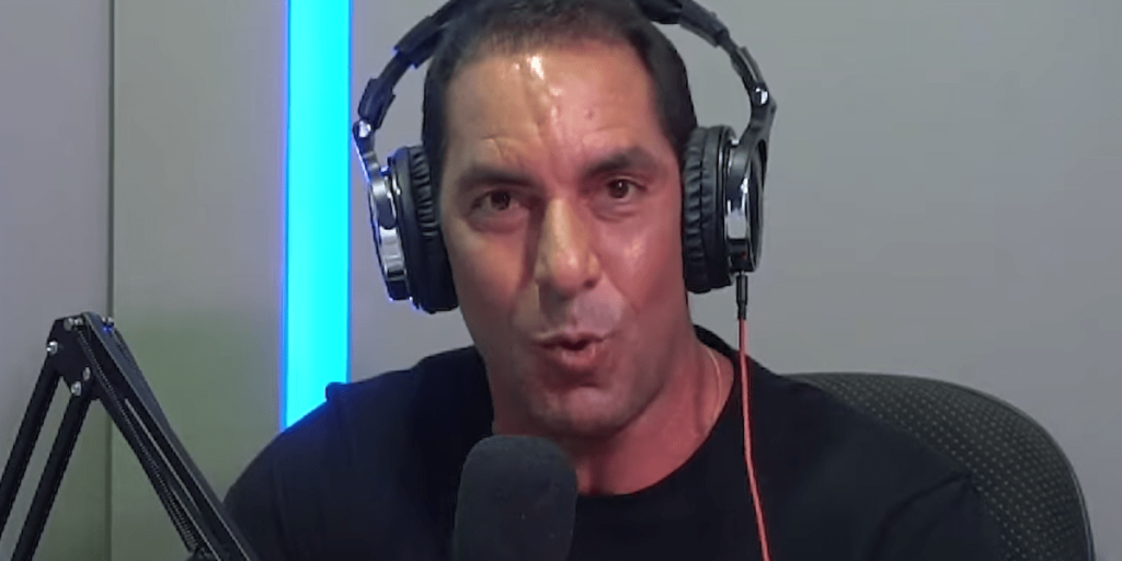 Edmundo detona contratações do Vasco e elogia Vegetti