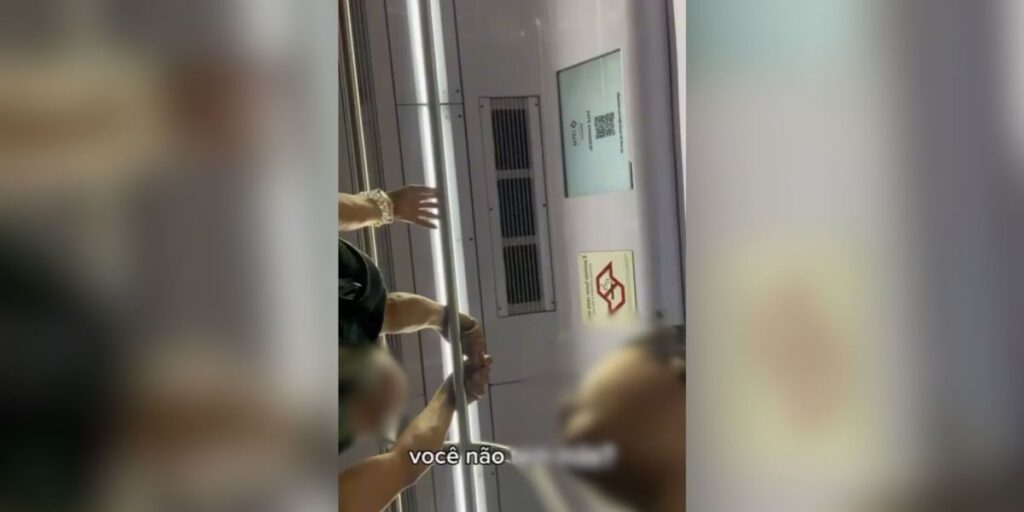 Jovem registra assédio dentro de vagão de trem em São Paulo