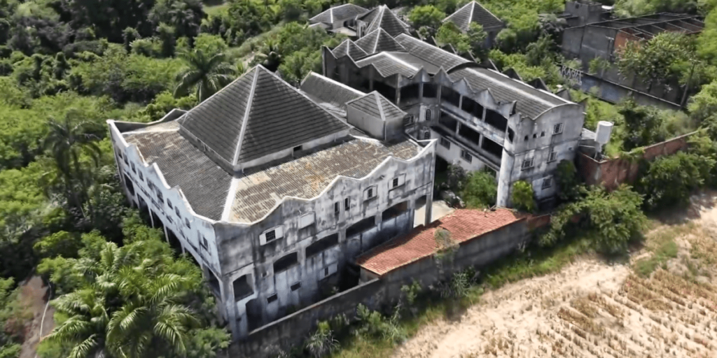 Veja como está o castelo abandonado do cantor José Rico 10 anos após morte