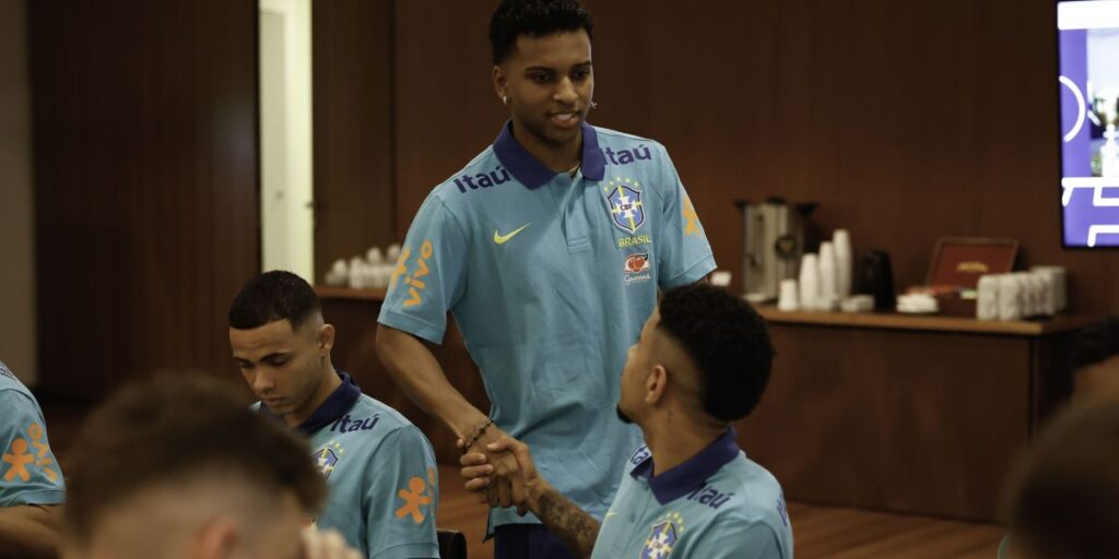 Seleção se apresenta para duelos contra Colombia e Argentina