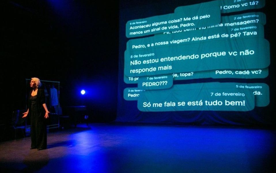 Espetáculo "Copo Vazio" narra sobre a problemática do ghosting nas relações