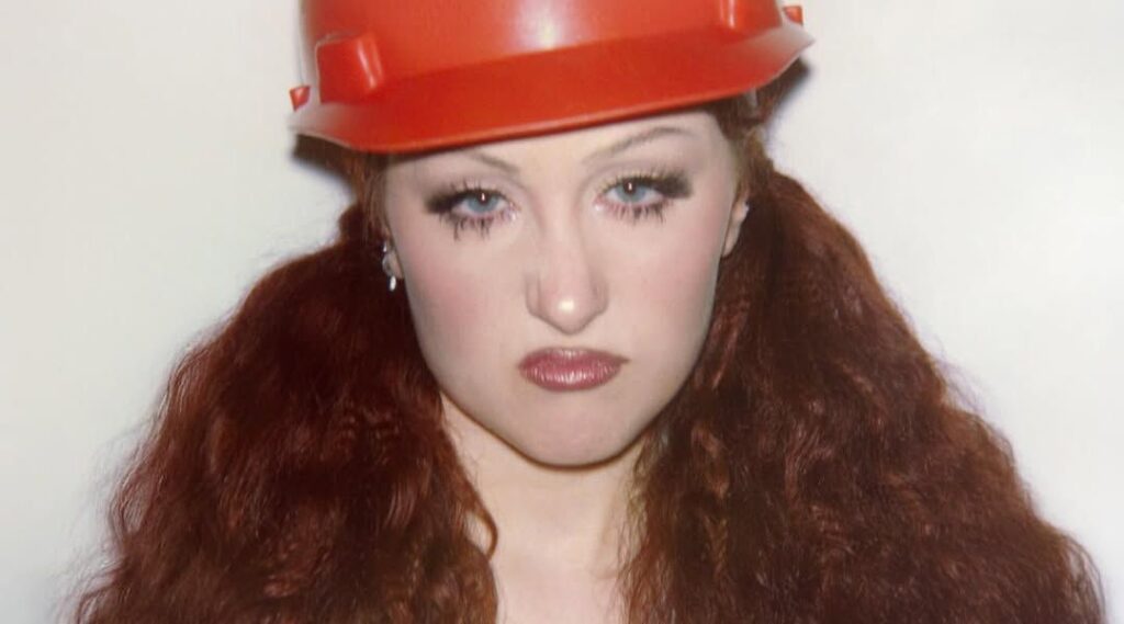 Chappell Roan estreia no country com single "The Giver"; ouça