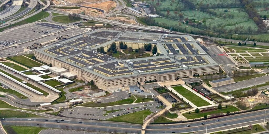 EUA suspendem operações cibernéticas contra a Rússia em meio à distensão