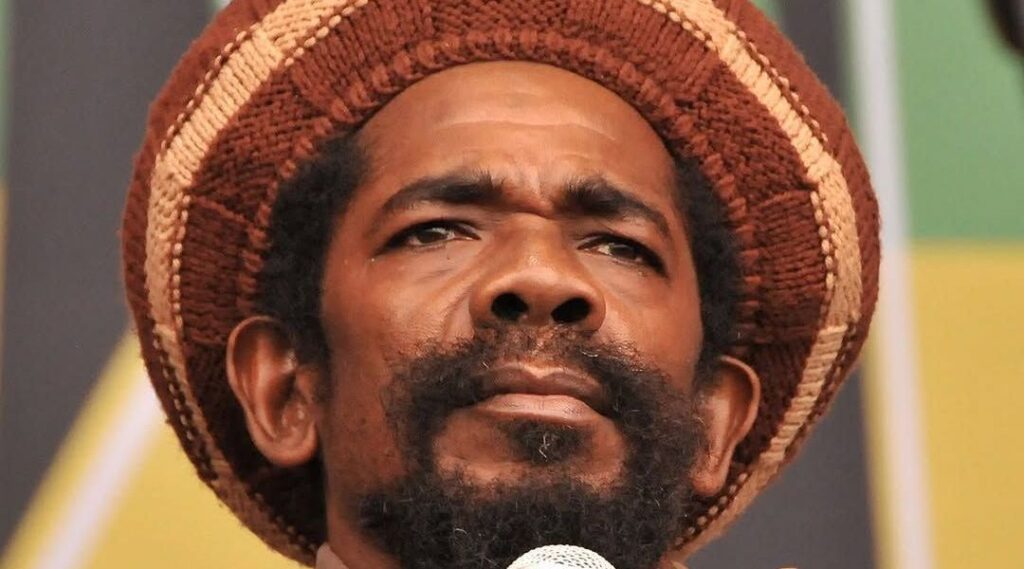 Morre o cantor Cocoa Tea, ícone do reggae, aos 65 anos
