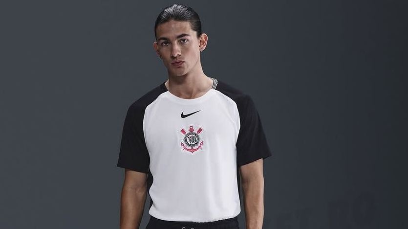 Possível nova camisa do Corinthians vaza na internet; veja imagens