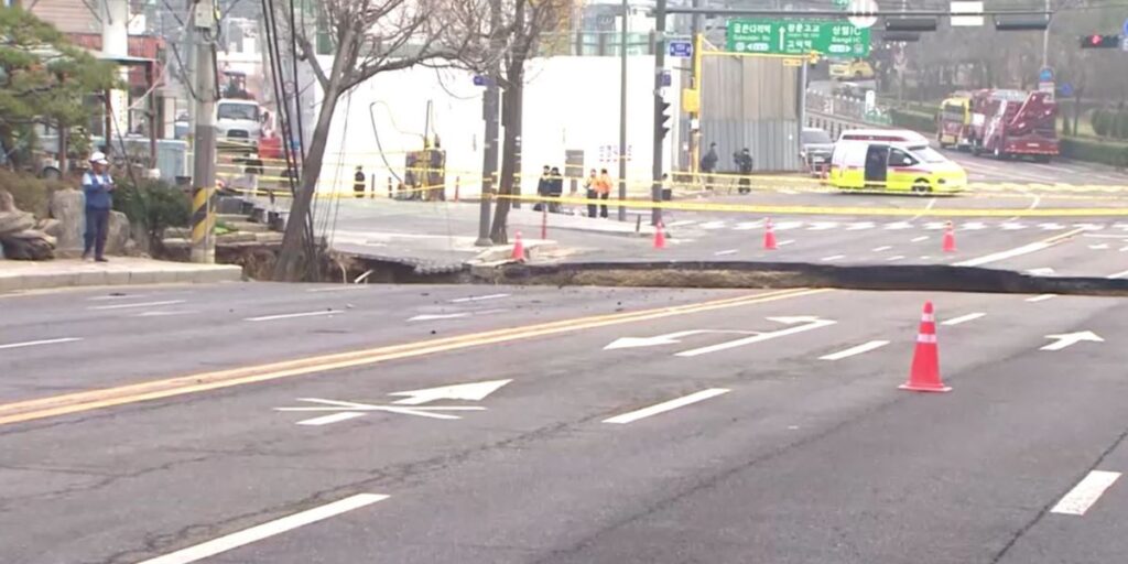 Homem morre após ser engolido por cratera na Coreia do Sul